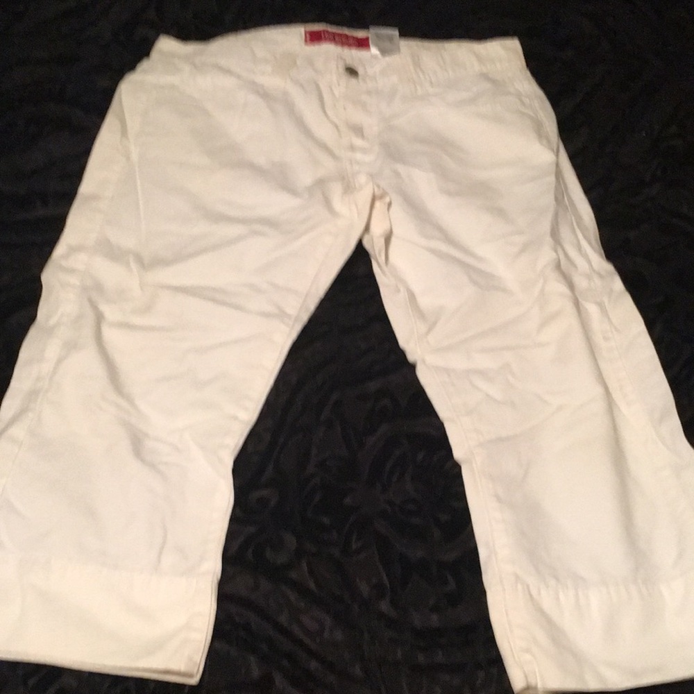 White LEVI STRAUSS & CO. Jean Capris Womens /Juniors Sz.9JR